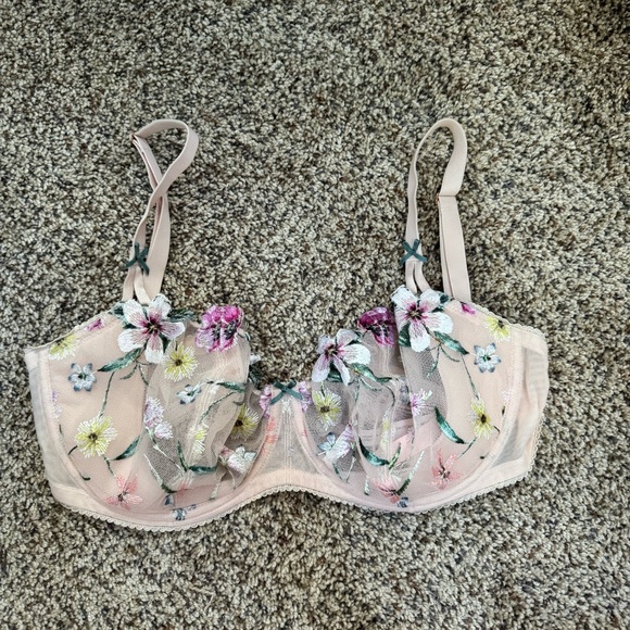 Victoria's Secret Other - Victoria’s Secret Floral Embroidered Dream Angels Push Up without padding bra
